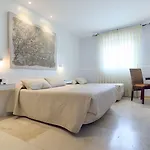 Oasis Hotel 2*