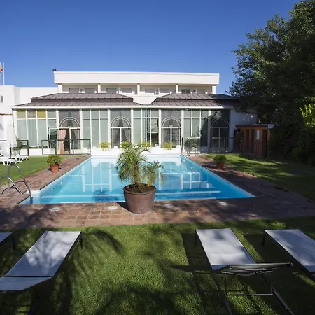 オアシス ホテル 2*