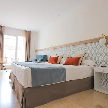 Oasis Hotel 2*