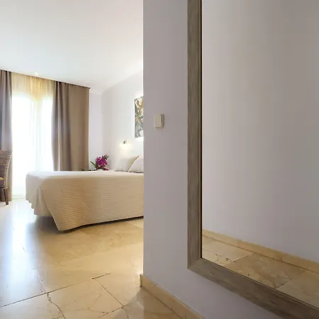Hotel Oasis