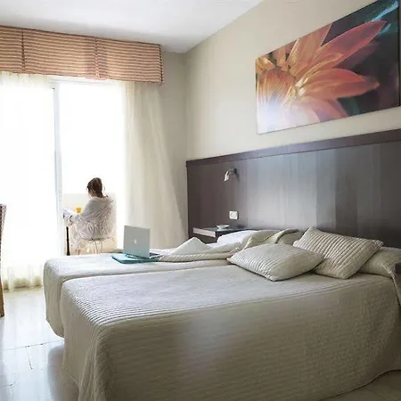 Oasis Hotel