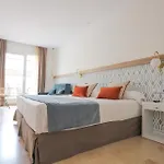 Oasis Hotel 2*
