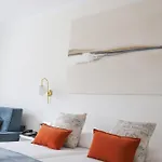 Oasis Hotel 2*