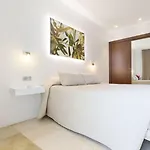 Oasis Hotel