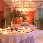 Oasis Hotel 2*