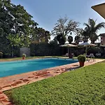 Oasis Hotel