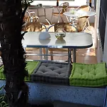 Oasis Hotel 2*